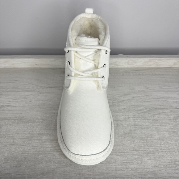 New Ugg Neumel white leather boots kids boy size 5 - Picture 4 of 12